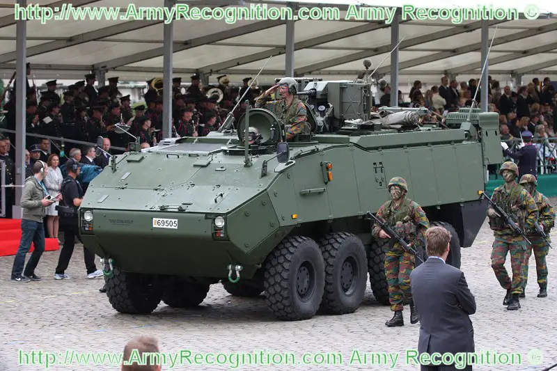 FUERZAS ARMADAS DE BÉLGICA Piranha_IIIC_Mowag_Industry_Belgian_Army_wheeled_armoured_vehicle_Military_parade_21_July_2008_001