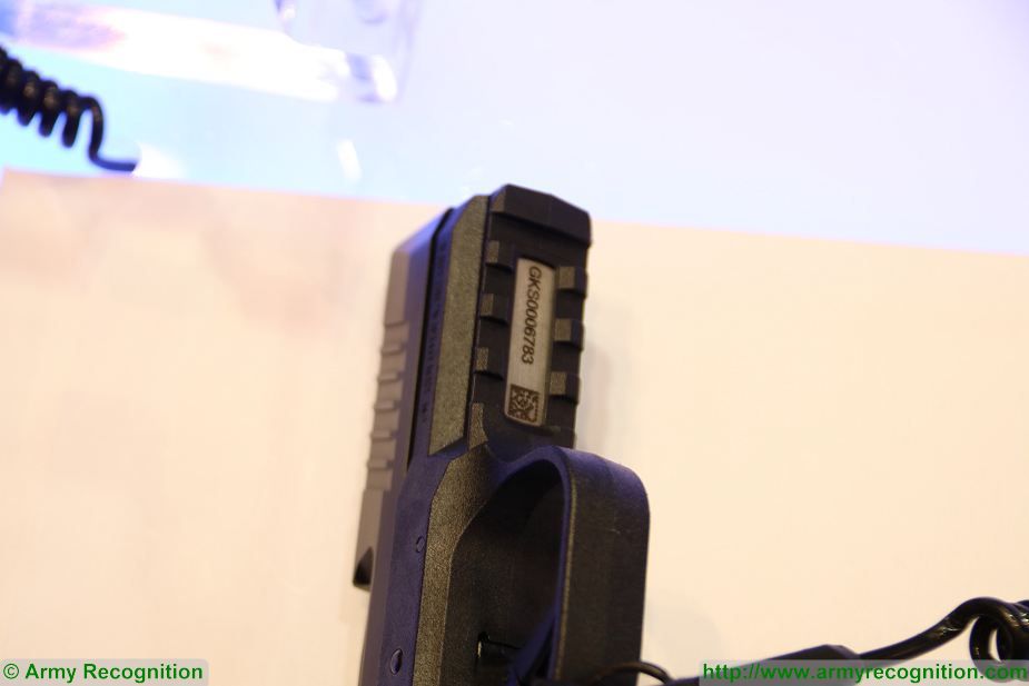 FN 509 9x19mm caliber NATO Semi automatic double action pistol FN Herstal Belgium details 001