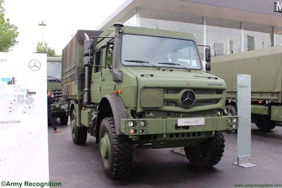 Mercedes Unimog 5203 crewcab 001