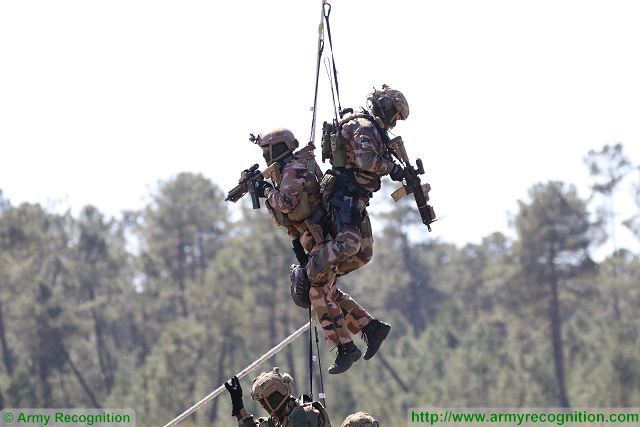 Today, at SOFINS 2017, the Special Operations Forces Innovation Network Seminar which takes place in the Military Camp of Souge in France, French soldiers of Special Forces have conducted live demonstration showing their abilities to perform counter-terrorism operations using transport helicopter. 