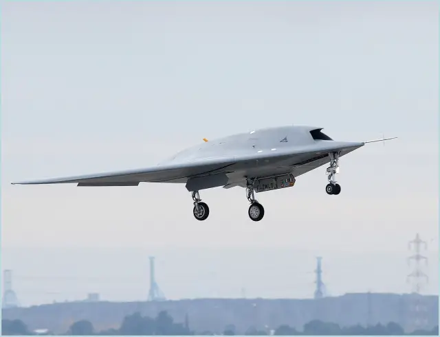 On Wednesday December 19, Dassault Aviation organized a flight demonstration of the nEUROn at Istres, for the French and foreign authorities involved in the program. The Head of the French defense procurement agency DGA, Laurent Collet-Billon, and several of his counterparts, CEOs of the main partner companies, several diplomats, generals and journalists were present.