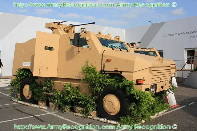 Aravis gun fire support ARX20 20 mm gun armoured vehicle technical data sheet specifications description information intelligence identification France French Nexter 