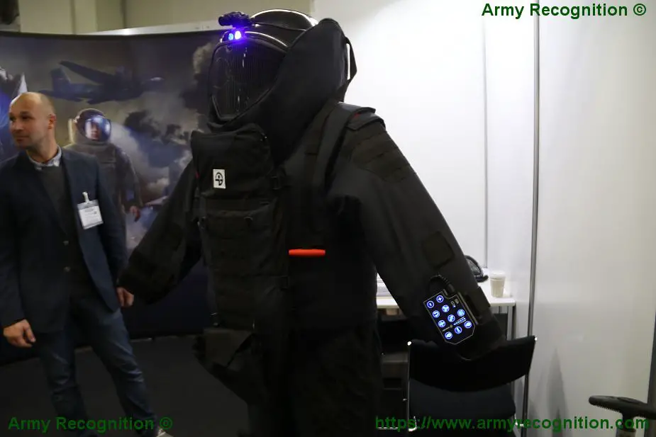 GARANT Protects high technology of bomb suit for EOD IEDD team at Enforce TAC 2018 SPS 15 925 001