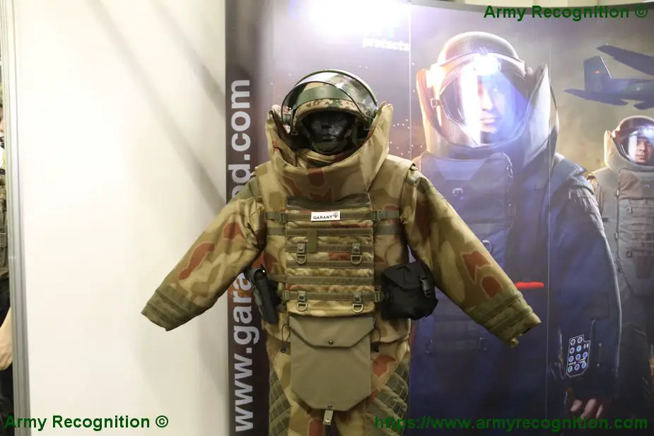 GARANT Protects high technology of bomb suit for EOD IEDD team at Enforce TAC 2018 SSA 2 925 001