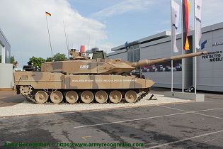 Leopard 2A7+ MBT Main Battle Tank German Germany defense industry KMW right side view 001
