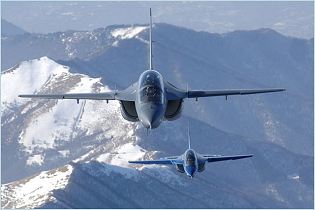 M-346 trainer aircraft technical data sheet specifications intelligence description information identification pictures photos images video Italy Italian Air Force Alenia Aermacchi aviation aerospace defence industry technology