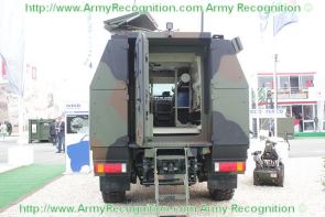 VTMM MPV 4x4 Medium Protected Vehicle technical data sheet description specifications information pictures photos images identification intelligence Italy Italian Iveco Defence Vehicles