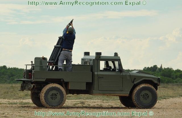 The Spanish Company Expal demonstrates the capacity of its mortar systems EIMOS to representatives of foreign and Spanish armed forces. The demonstration, which took place at the Spanish Army’s San Gregorio National Training Center, consisted of a theoretical presentation of the products, followed shortly thereafter by five dynamic tests, which allowed the delegations present at the site to examine, firsthand, the main characteristics and performance qualities that EXPAL mortar systems feature.