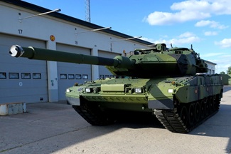 Strv 123A Swedish main battle tank Leopard 2 REMO modernization specification technical review data fact sheet armament protection combat equipment pictures video