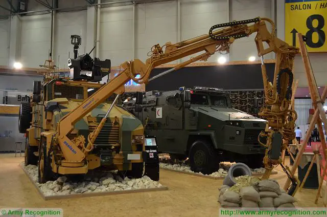 At IDEF 2017, BMC presents for the first time a 4x4 Kirpi MRAP (Mine Resistant Ambush Protected) in mine interrogation vehicle configuration. The front of the vehicle is fitted with interrogation arms system designed to provide road and convoy security against IEDs threats. The system also includes IED detection, IED interrogation, , IED Deactivation and Security management Vehicles that allows remote control. 