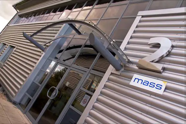 United Kingdom, London at DSEI 2013, Elbit Systems Ltd. announced today the launch of ELSAT 2000E, a new member of the MSR-2000 terminal family featuring vehicular, airborne and maritime Satellite-On-The-Move (SOTM) antennas. 