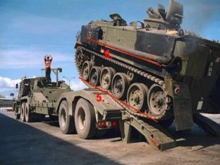 FV 432 Details Left Armoured Personnel Carrier UK British 01