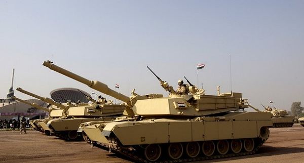 L'Irak envisage de dépenser plus de 26 milliards de dollars d'ici 2013 pour acheter des armements américains, a annoncé dimanche le quotidien Al Ittihad en se référant au porte-parole du ministère irakien de la Défense Mohammed Al Askari. 