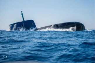 Dolphin-class submarine 325x216 (2)