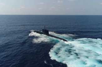Dolphin-class submarine 325x216 (3)