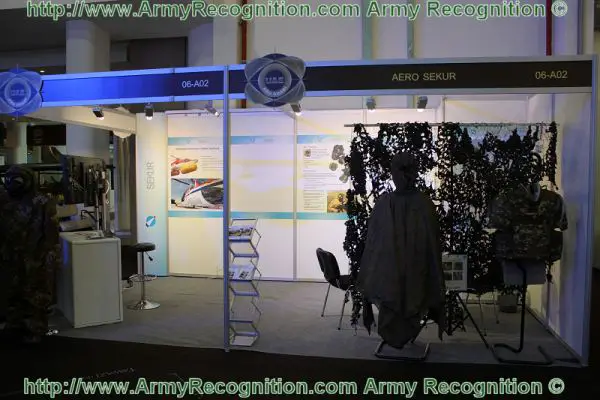 A Spectro sniper poncho is a key product in Aero Sekur’s integrated range of defence apparel designed to support solider modernisation. The poncho will be featured on Aero Sekur’s stand at IDEX 2011. The product sits alongside the company’s NBC masks/canisters, NBC combat suits, battle dress uniforms and combat boots to provide a comprehensive ground defence range for today’s soldier.