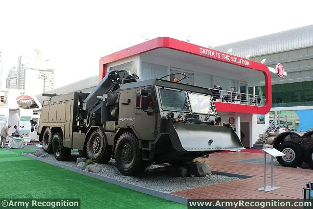 The high mobility heavy duty (HMHD) recovery vehicle is able to recover most types of wheeled armored vehicles very quickly and efficiently in a tactical environment. Rear lifting fork enables to tow vehicles with front axle load up to 14,000 kgs and thanks to 44 tm Hiab crane is able to overturn crashed vehicles. 