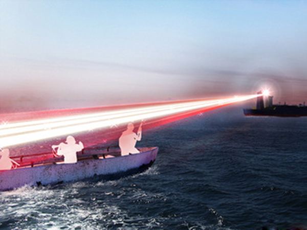 BAE Systems a réalisé avec succès une démonstration d’un prototype de système laser qui peut être utilisé comme arme non-mortelle contre les pirates qui attaquent les navires commerciaux, comme les pétroliers et les bateaux cargos.