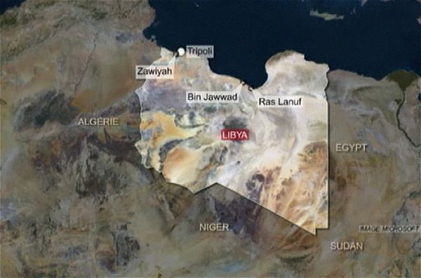 The soldiers of Colonel Muammar Gaddafi have launched further air strikes on the rebel-held oil port of Ras Lanuf, in a renewed offensive, which is always under the control of the rebels. The Libyan army tries to take again the control of this city. There was no immediate word on casualties but the Reuters news agency reported one raid had hit a residential area.