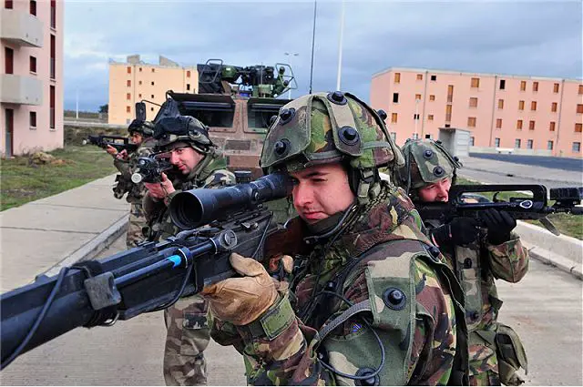 The Argyll and Sutherland Highlanders, 5th Battalion The Royal Regiment of Scotland (5 SCOTS), have recently been training in France with the French Army's 152nd Infantry Regiment. Exercise Gaulish Hackle took place at the Centre d'Entrainement aux Actions en Zone Urbaine (CENZUB) - a French urban warfare training facility, in December 2011.
