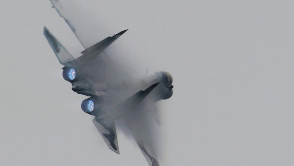 The maintenance line for Su-27 and Su-30 fighters of Factory A32 under the Air Defence and Air Forces Service was inaugurated on October 25th in Da Nang City, in the presence of Senior Lieutenant General Truong Quang Khanh, Deputy Minister of National Defence. 