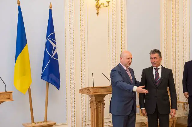 NATO stands by Ukraine and is looking to strengthen its partnership with the country at the Alliance’s summit in Wales next month, Secretary General Anders Fogh Rasmussen said during a visit to Kiev on Thursday (7 August 2014). “NATO’s support for the sovereignty and territorial integrity of Ukraine is unwavering. Our partnership is long-standing. It’s strong, and in response to Russia’s aggression, NATO is working even more closely with Ukraine to reform its armed forces and defence institutions,” he said.