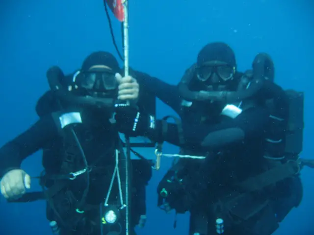 The DCI-NAVCO military diving school takes possession of a new infrastructure and opens a brand new international military diving school (CIFPM) in Saint-Mandrier. The DCI diving school has already trained 360 foreign trainees of 5 different nationalities (Qatar, Kuwait, Libya, Slovenia, Malaysia) in 11 years.