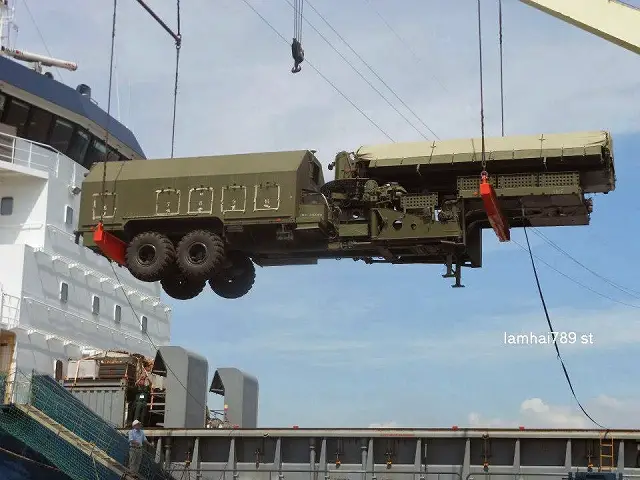 A picture releases on Internet shows the delivery of Ukrainian-made 3D search radar ST68UM (36D6-M) in the port of Saigon, Vietnam. This radar is especially designed to be used with anti-aircraft missile complexes, as the Russian made S-300 surface-to-air defense missile system. 