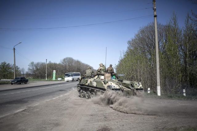 The Defense Department of United States is working with the State Department and NATO allies to provide reassurance, deterrence and support to Ukraine, the deputy assistant secretary of defense for Russia, Ukraine and Eurasia told the Senate Foreign Relations Committee today. The U.S. government’s response to Russia’s actions in the region is being done carefully and without taking actions that would escalate the crisis, Evelyn N. Farkas said.