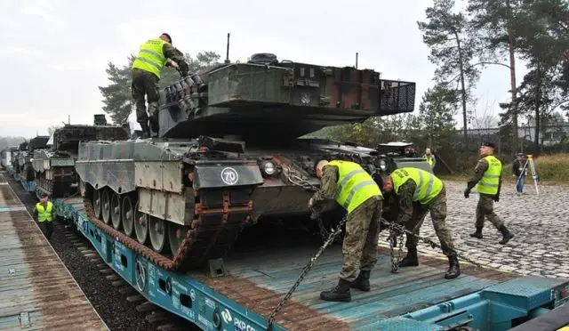 According to Defence24, General Command of the Polish Armed Forces has released information that the 34th Polish Armoured Cavalry Brigade has received another batch of Leopard 2A5 tanks. The tanks have been transported via railways from Germany and unloaded within the base of the unit onto a specially prepared ramp.