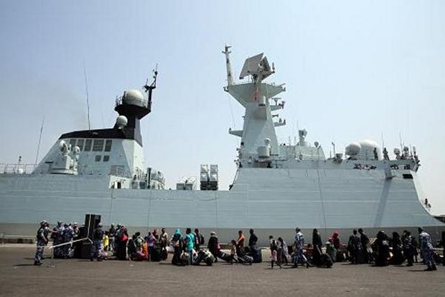 The Chinese government has helped 10 countries to evacuate 225 nationals in conflict-ridden Yemen on Thursday, April 2, 2015 following its own evacuation of 571 Chinese nationals. Linyi missile frigate, carrying the 225 nationals of 10 countries, departed the Port of Aden in Yemen for Djibouti at 16:25 on Thursday, Beijing time, a press release from the Ministry of Foreign Affairs said.