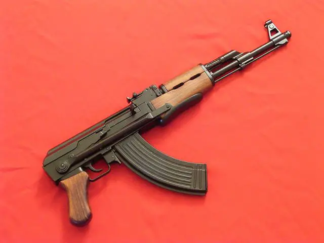 Despite stringent firearms controls and ramped-up efforts to combat illegal gun trafficking, thousands of “war weapons” remain strewn across the European Union’s 28 member states. Many, like the AK-47 assault rifles used by the gunmen who attacked the Charlie Hebdo offices in Paris on Wednesday, are bought by gun collectors, organized crime affiliates and, as was the case this week, terrorists. 