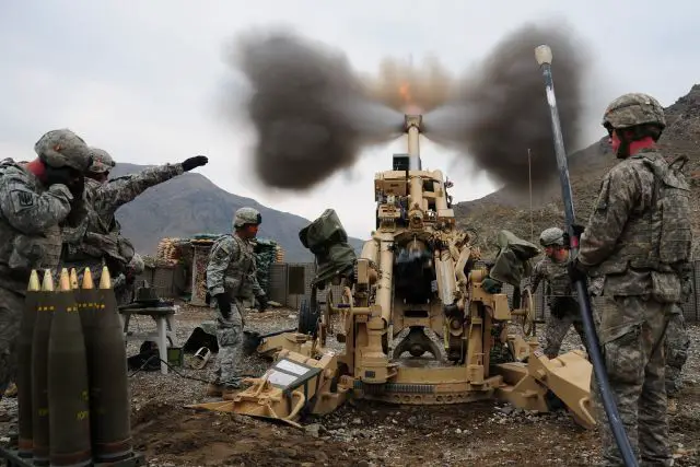 BAE Systems Plc has given India the option of making howitzers locally to help conclude a deal that would equip an army strike force patrolling the Chinese border with the weapons, reports today Bloomberg BusinessWeek. 