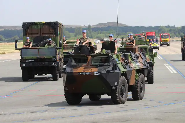 VAB NRBC (CBRN reconnaissance armoured vehicle) of 2e Régiment de Dragons