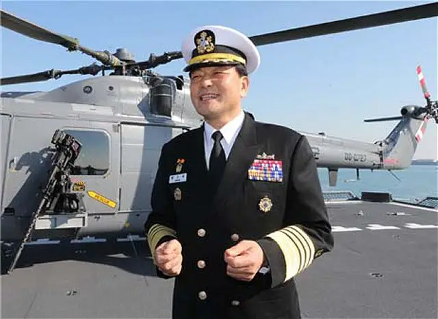 General Fang Fenghui, member of China's Central Military Commission and chief of general staff of the Chinese People's Liberation Army (PLA), met with Admiral Hwang Ki-Chul, the visiting chief of staff of the Republic of Korea (ROK) Navy in Beijing on the morning of June 11, 2015. 