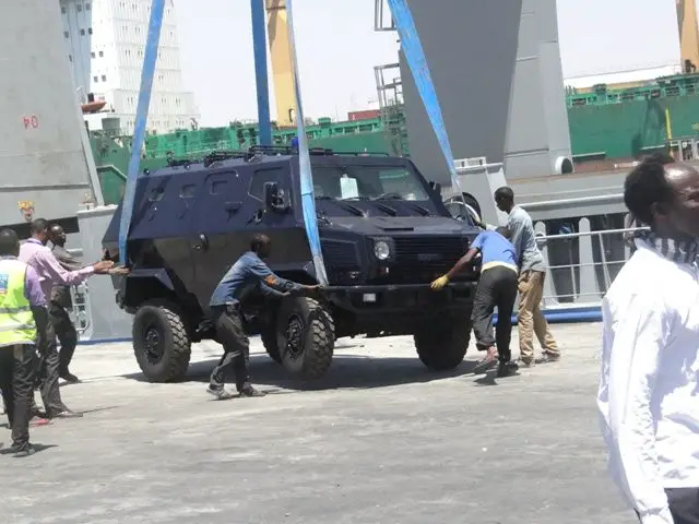 Government of Italy has donated military trucks and armoured vehicles to Somalia to rebuild army 640 002