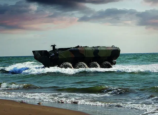 First Amphibious Combat Vehicle based on Iveco Defence Vehicles rolled out to the US Marines 640 001
