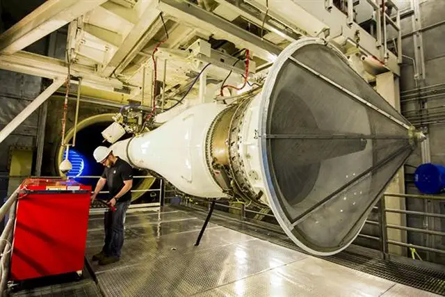 USAF successfully tests newly redesigned TF33 engine 640 002