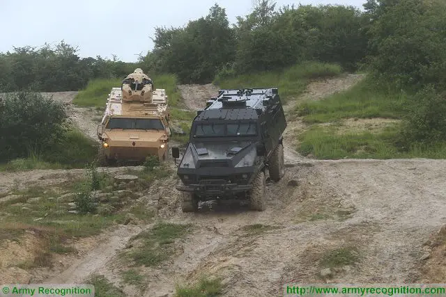 Live mobility demonstration for wheeled combat armoured vehicles of Renault Trucks Defense 640 001