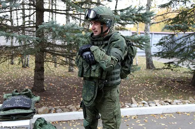 Russian Ministry of Defense (MoD) is delivering new body armour and combat helmets to the national Armed Forces at an increasing pace, according to a source within Russian defense industry. The Russian Armed Forces are receiving new 6B43 and 6B45 multipurpose body armour suits and 6B47 combat helmets. The refitting of Russian soldiers with new individual protection assets will have been finished by 2020.