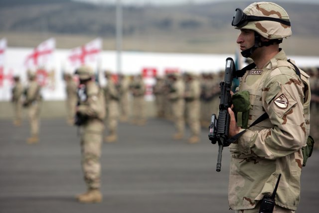 UK and Georgia strengthen defence relationship 640 001