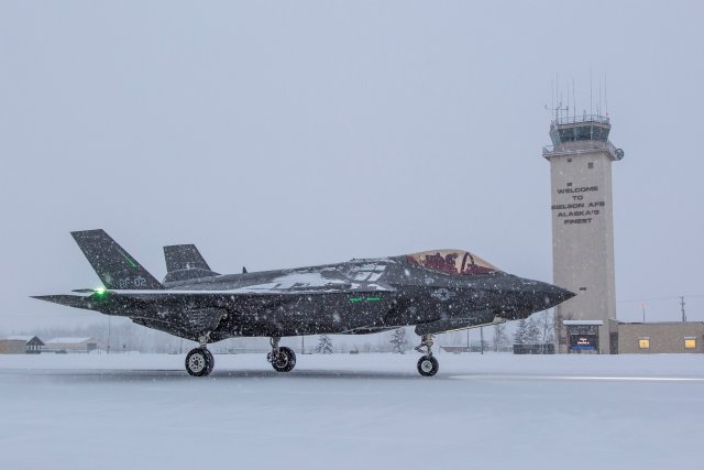F 35A Icy Runway Testing for Norwegian Drag Chute Underway in Alaska 640 001