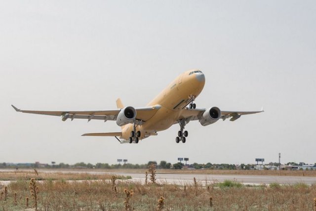 French Air Force s first A330MRTT Phénix took to the ies jp 640 001