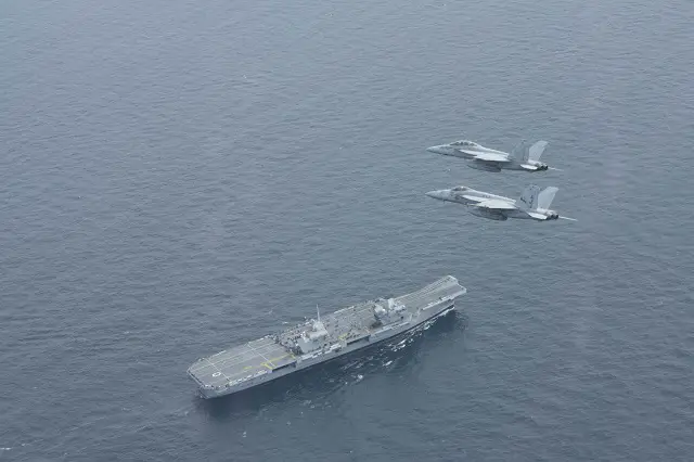 HMS Queen Elizabeth met up with US CSG 2