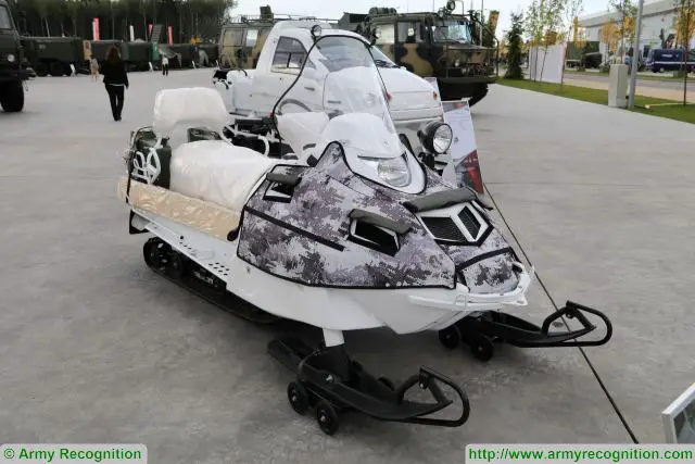 The Rokossovsky combined arms higher military school in the Far East received four latest army snowmobiles A1 to train future commanders of Arctic units, the press service of the Eastern Military District said.