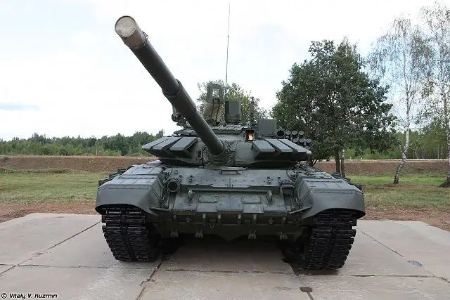 The Western Military District received a new batch of modernized T-72B3M army tanks, the press service of the district said.