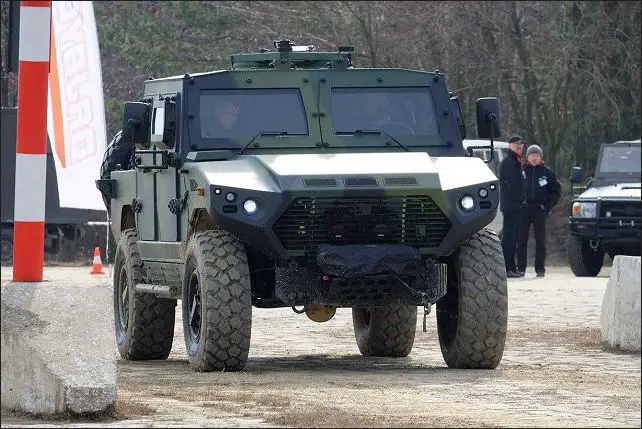 Czech Company VOP has presented NIMR Ajban 440A 4x4 light protected vehicle to Czech Army 640 002