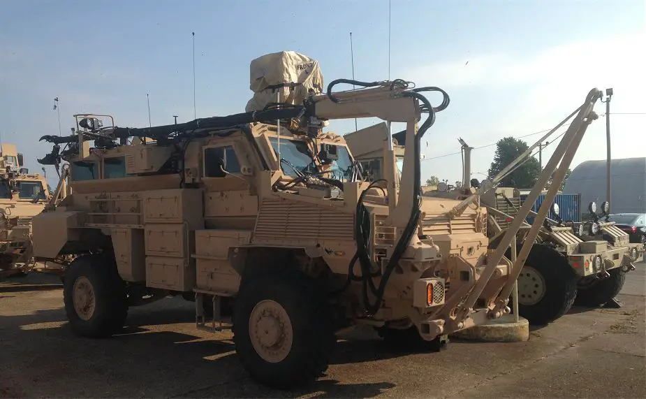 US soldiers began testing of Video Display for mine protected vehicle 925 001