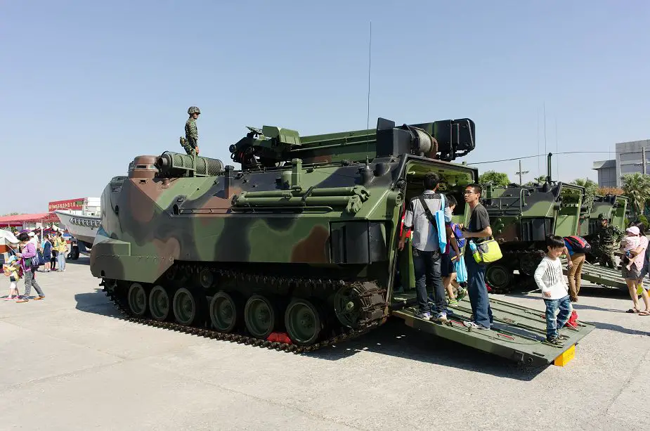 AAVR 7A1 recovery version of LVTP 7 amphibious armored come back in service 925 001