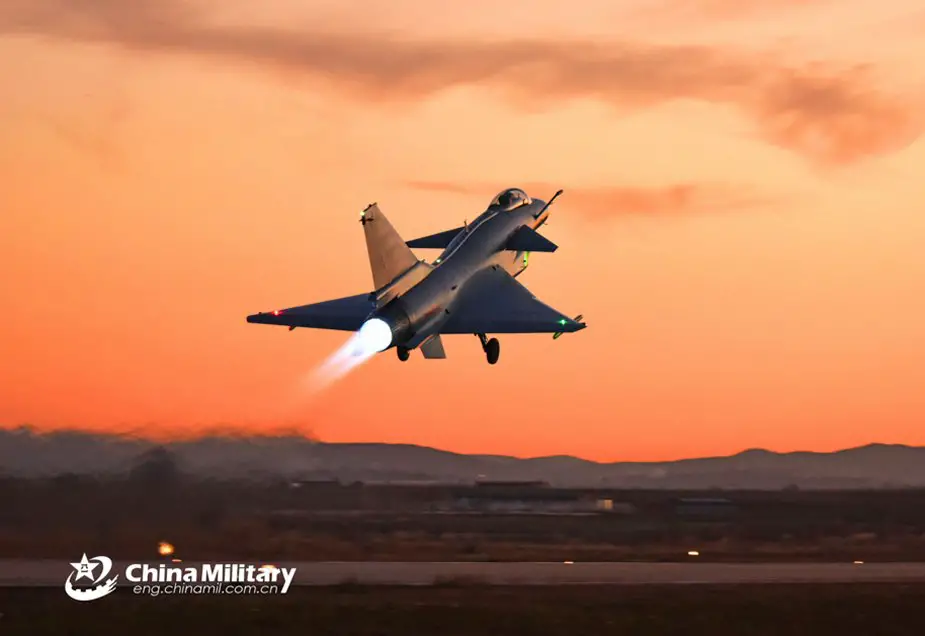 China testing J 10B mid air refueling at night